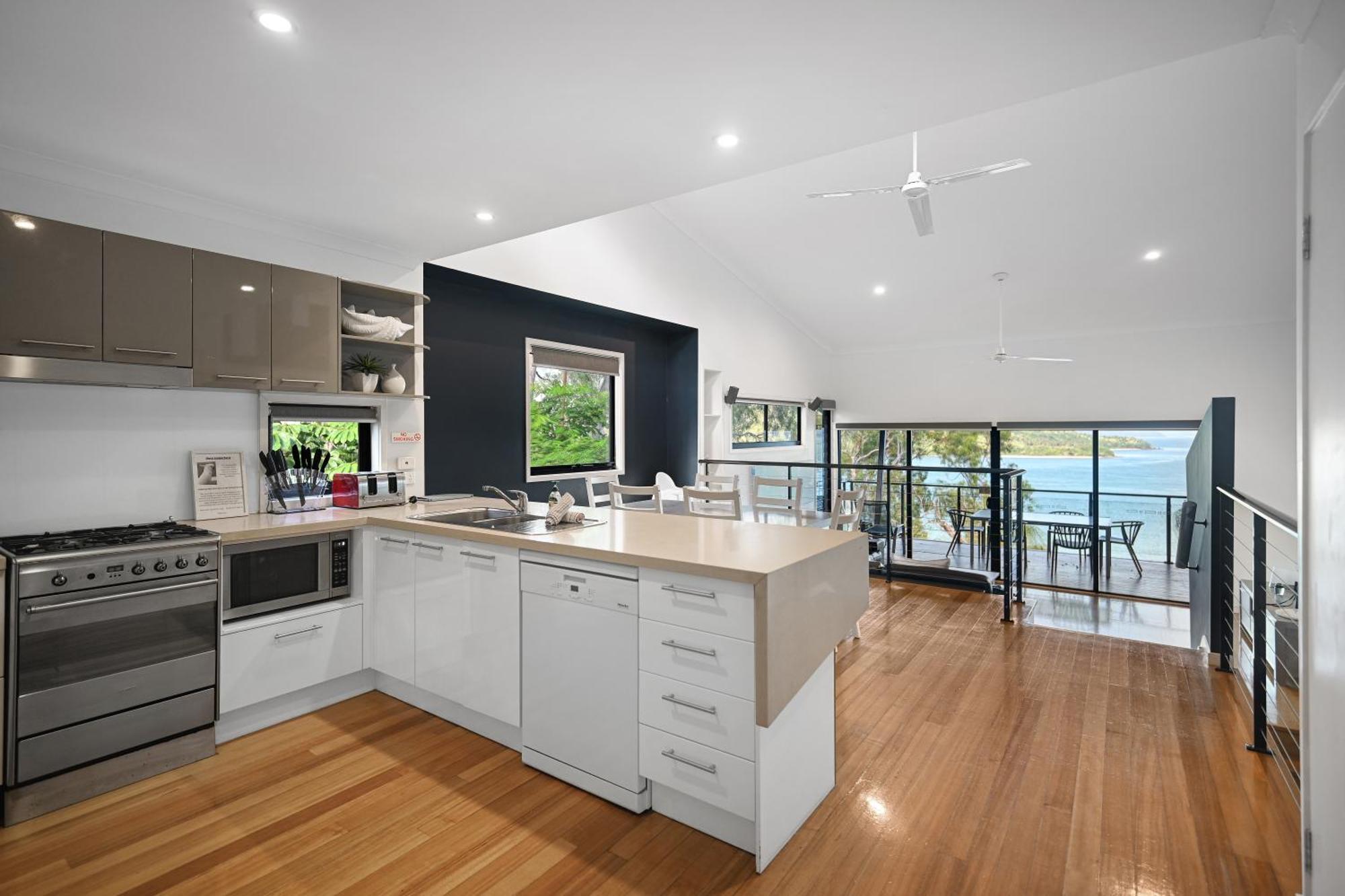 Shorelines Hamilton Island Exterior photo